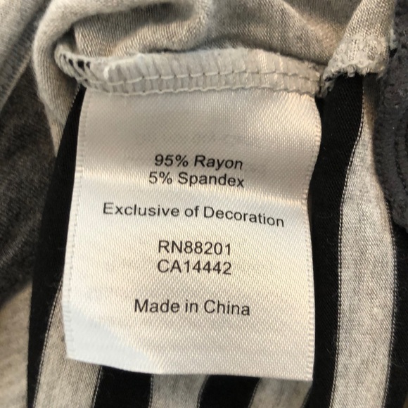 🖐 Mondetta Workout Top with Hi-Low Hem - Picture 3 of 7